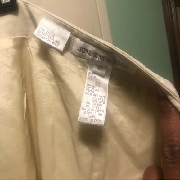 White 100% silk skirt, jones New York, size 16 - Picture 5 of 5